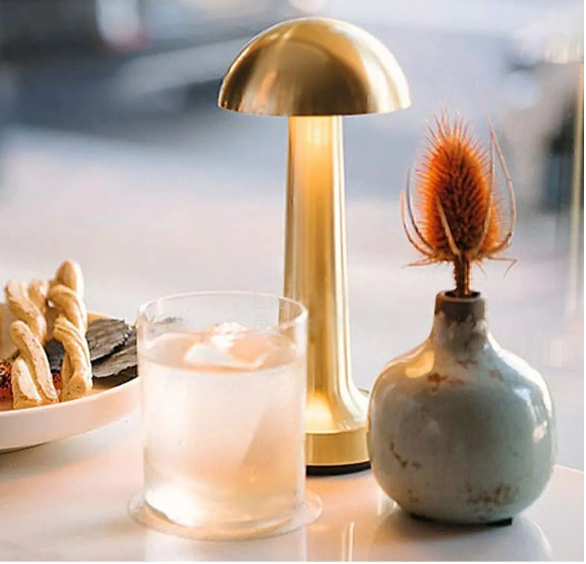 NOAS YL86-1702 Galata Bronz Altın Rengi Dokunmatik, Dimli ve Şarjlı LED Masa Lambası - Gün Işığı (3200K)